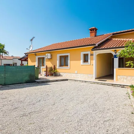 Stunning In With Kitchen Daire Motovun