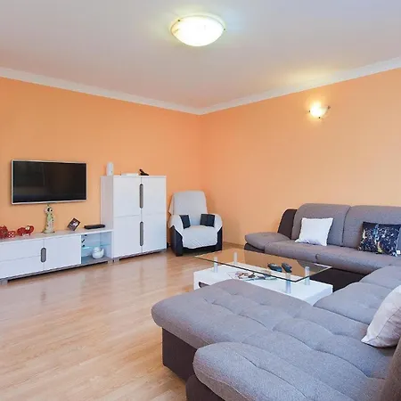 Stunning In With Kitchen *